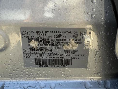 Used 2025 Nissan Versa SR w/ Trunk Package FWD image 40