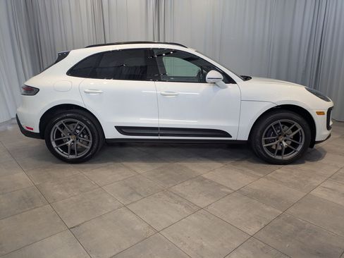 Used 2025 Porsche Macan image 8