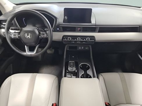 Used 2023 Honda Pilot Touring image 26