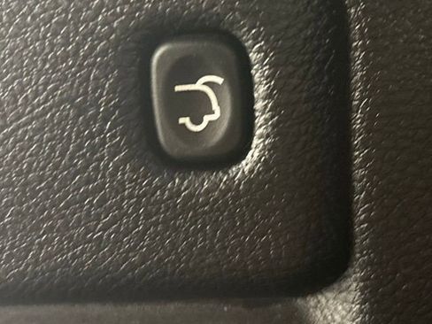 Used 2022 Jeep Grand Cherokee Laredo X RWD image 34