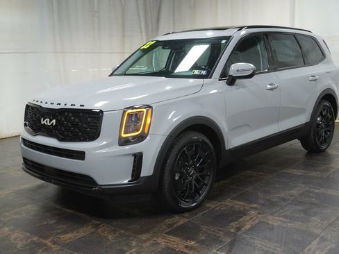 Used 2022 Kia Telluride EX w/ EX Premium Package AWD/4WD image 2
