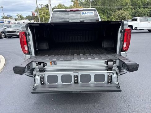 Used 2025 GMC Sierra 1500 AT4 w/ Technology Package AWD/4WD image 36