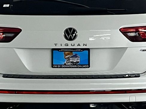 Used 2023 Volkswagen Tiguan SE R-Line image 35