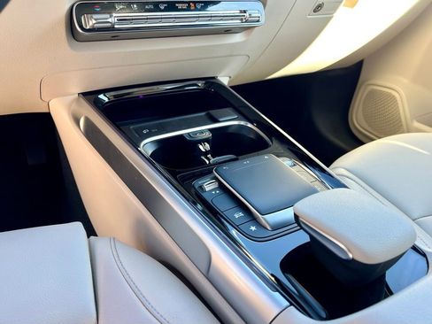 Certified 2022 Mercedes-Benz GLB 250 4MATIC image 22