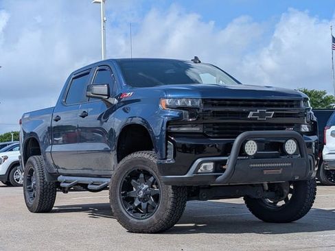 Used 2019 Chevrolet Silverado 1500 LT Trail Boss image 2
