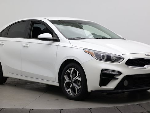 Used 2021 Kia Forte LXS FWD image 3