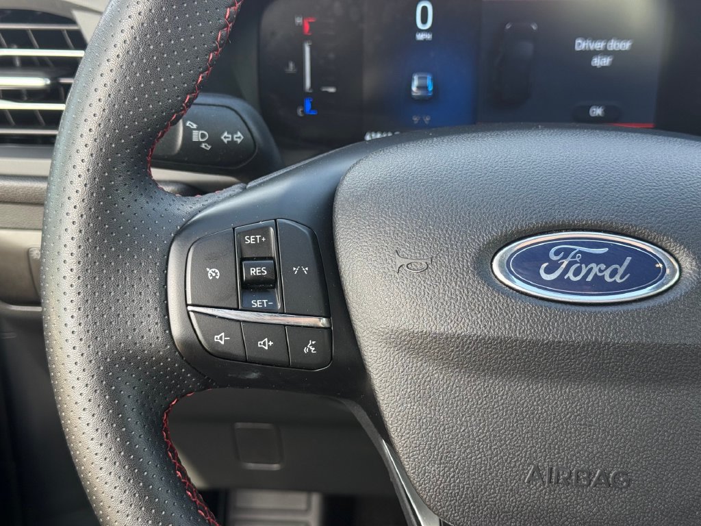 Used 2025 Ford Escape ST-Line FWD image 10