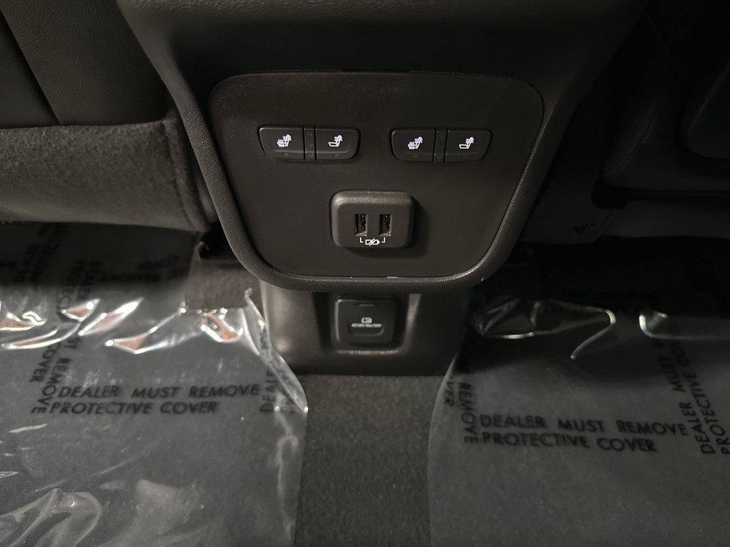 Used 2024 GMC Terrain Denali w/ Denali Premium Package AWD/4WD image 36