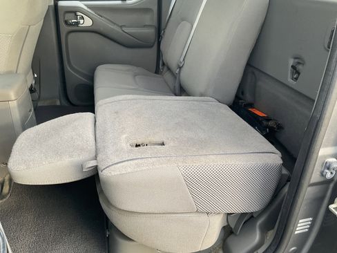 Used 2018 Nissan Frontier PRO-4X image 43