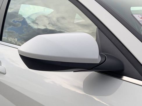 Used 2025 Hyundai Elantra SEL FWD image 12