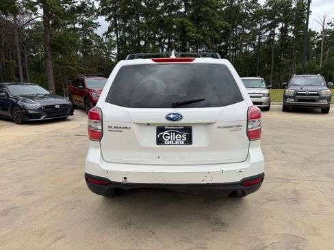 Used 2016 Subaru Forester 2.5i Premium w/ All-Weather Package AWD/4WD image 4