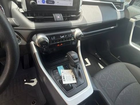 Used 2023 Toyota RAV4 XLE FWD image 17