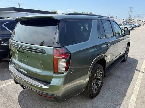Used 2023 Chevrolet Tahoe Z71 w/ Luxury Package AWD/4WD image 4