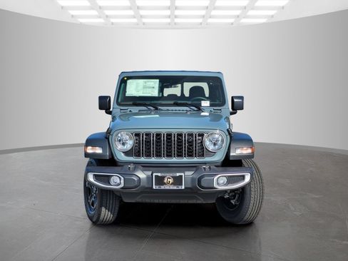 New 2026 Jeep Gladiator Sport AWD/4WD image 3