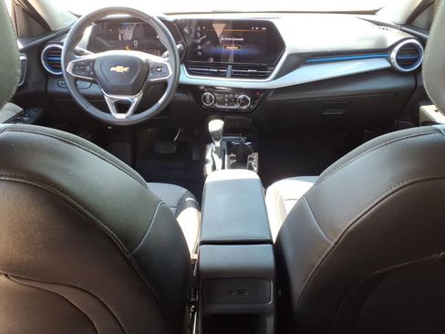 Used 2024 Chevrolet Trax LT w/ Driver Confidence Package FWD image 13