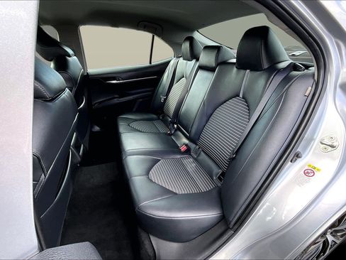 Used 2019 Toyota Camry SE image 23