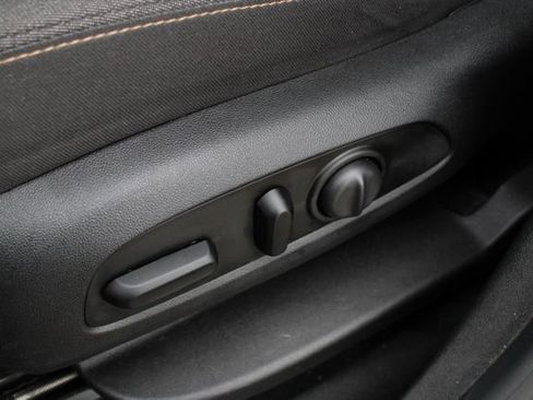 Used 2020 Chevrolet Equinox LT FWD image 3