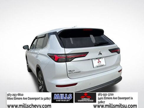 Used 2025 Mitsubishi Outlander SE FWD image 7