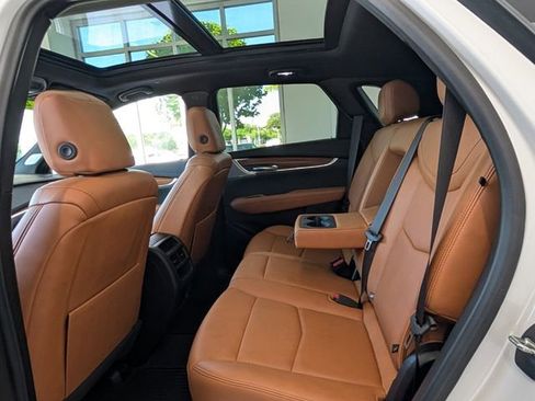 Used 2022 Cadillac XT5 Premium Luxury AWD/4WD image 7