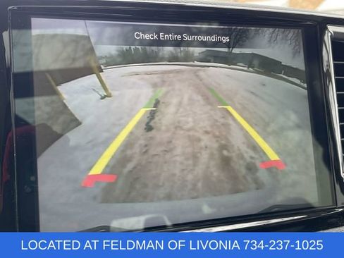 Used 2023 Chrysler Pacifica Limited image 15