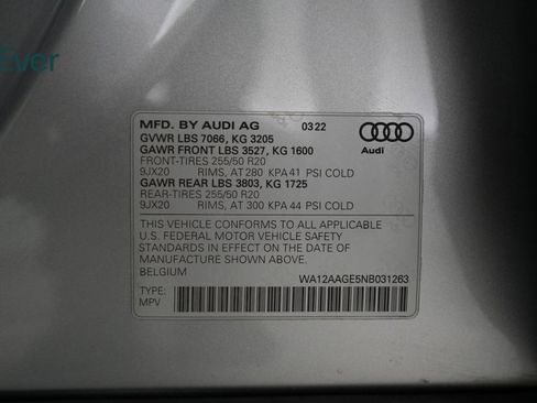 Used 2022 Audi e-tron Premium Plus image 30