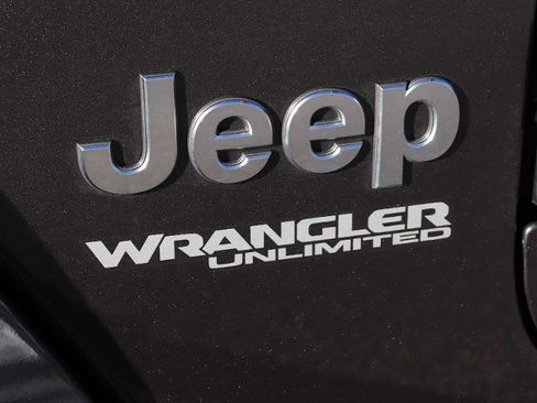 Used 2020 Jeep Wrangler Unlimited Sahara w/ Uconnect 4C Nav & Sound Group image 11