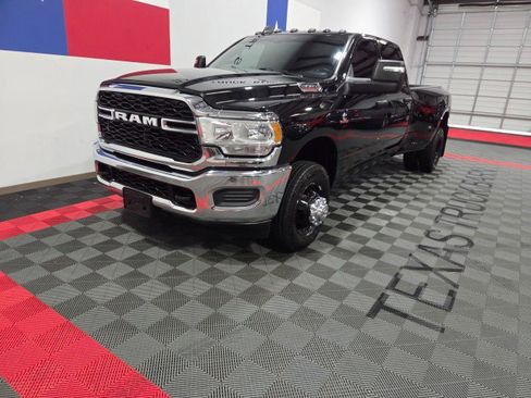 Used 2024 RAM 3500 Tradesman w/ Chrome Appearance Group AWD/4WD image 3