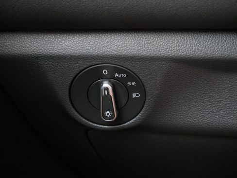 Certified 2025 Volkswagen Jetta Sport image 26