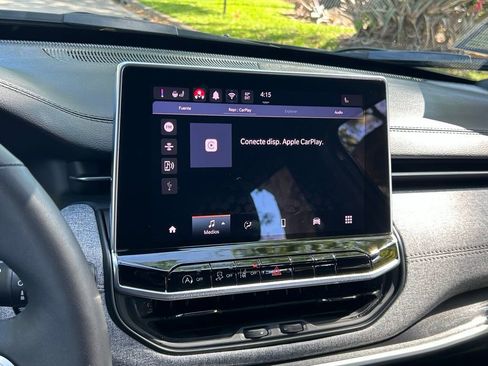 Used 2024 Jeep Compass Latitude image 46