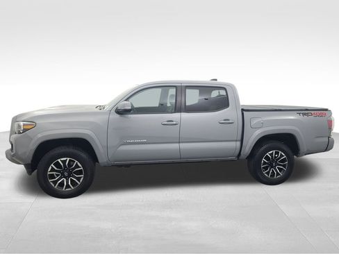 Used 2020 Toyota Tacoma TRD Sport image 9
