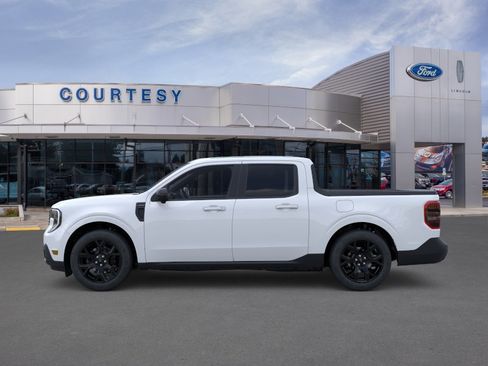 New 2025 Ford Maverick Lariat w/ Black Appearance Package image 3