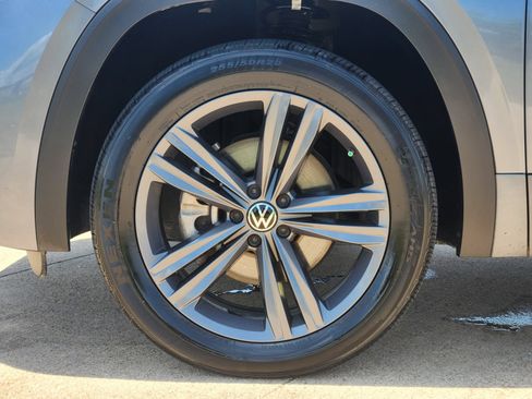 Used 2022 Volkswagen Atlas SEL R-Line AWD/4WD image 14