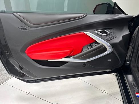 Used 2018 Chevrolet Camaro SS RWD image 10