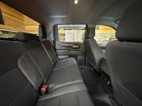 Used 2023 Chevrolet Silverado 1500 LT AWD/4WD image 31
