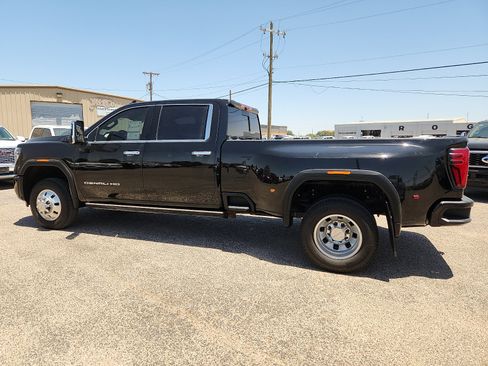 Used 2024 GMC Sierra 3500 Denali Ultimate AWD/4WD image 4