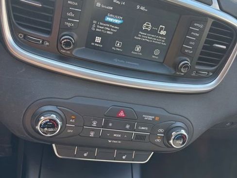 Used 2017 Kia Sorento AWD w/ LX Convenience Package image 14