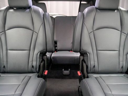 Used 2024 Buick Enclave Premium image 28