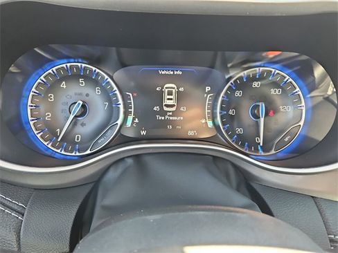 New 2025 Chrysler Pacifica Select image 11