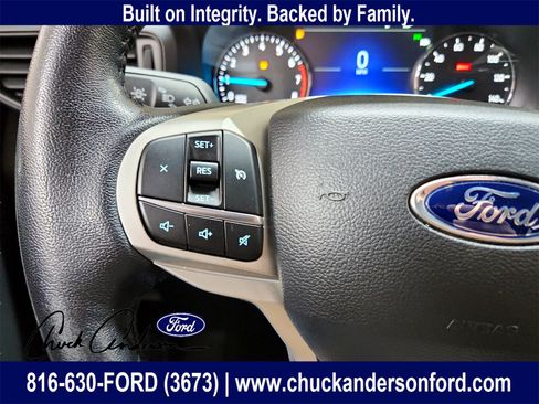 Used 2021 Ford Explorer XLT image 23