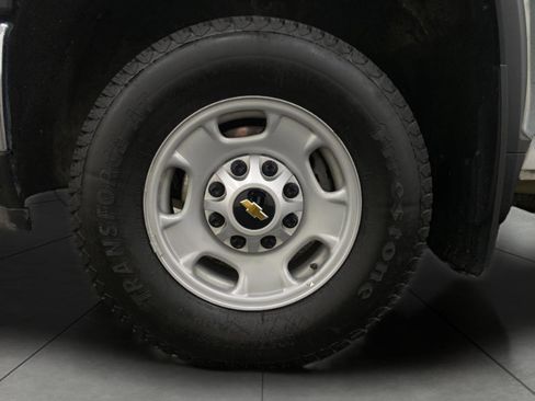 Used 2025 Chevrolet Silverado 2500 W/T w/ WT Convenience Package image 12