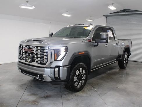 Used 2025 GMC Sierra 2500 Denali w/ Denali Reserve Package image 4