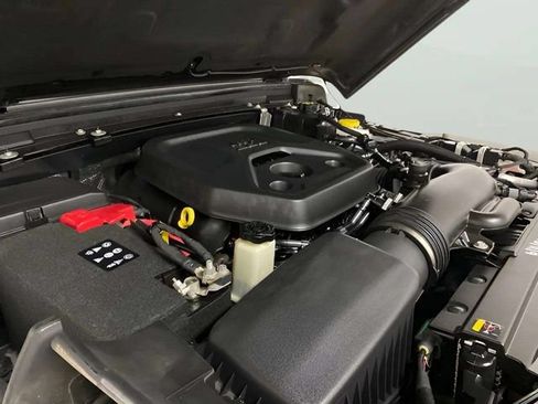 Used 2025 Jeep Wrangler Unlimited Rubicon AWD/4WD image 91