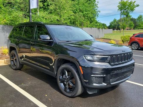 Used 2023 Jeep Grand Cherokee L Limited w/ Black Appearance Package RWD image 3
