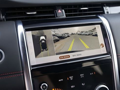 Used 2021 Land Rover Discovery Sport SE R-Dynamic image 19