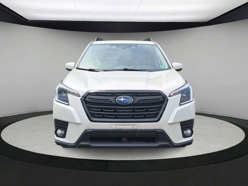 Used 2023 Subaru Forester Premium AWD/4WD image 3