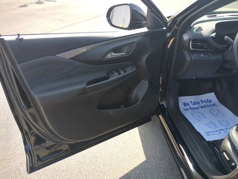 Certified 2025 Buick Envista Sport Touring w/ Convenience I Package FWD image 19
