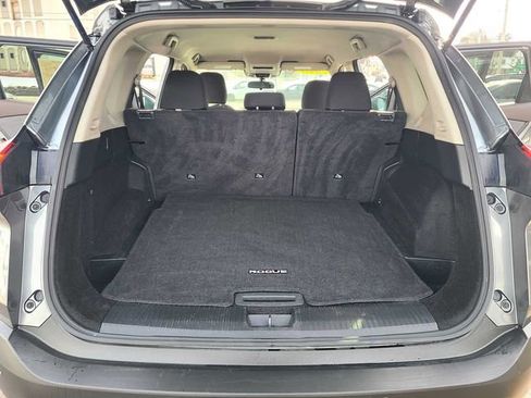 Used 2023 Nissan Rogue S image 25