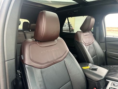 Used 2024 Ford Explorer Platinum w/ Technology Package image 32