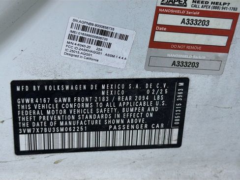 Used 2025 Volkswagen Jetta SE FWD image 32