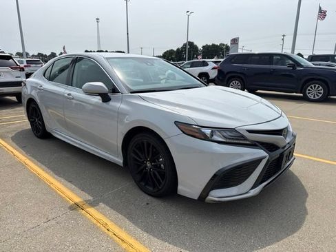 Used 2024 Toyota Camry XSE FWD image 6